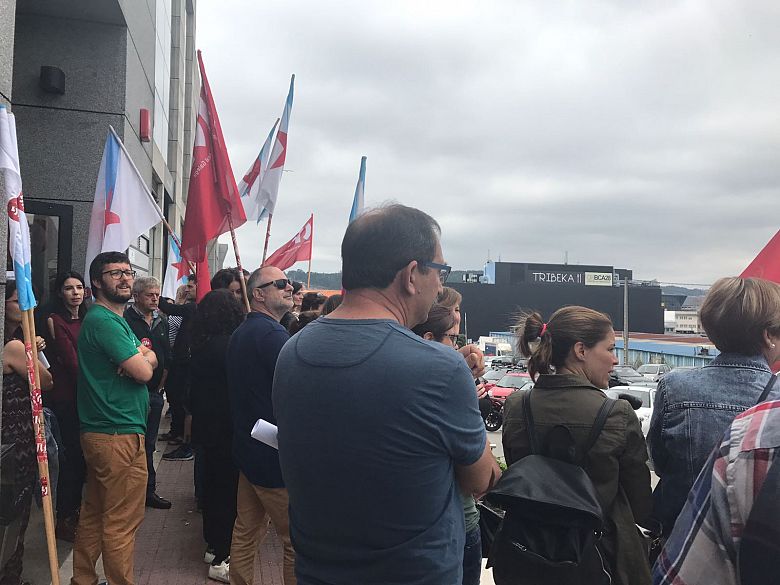 17-07-06 ProtestaDespidosDXCCorunha02.jpeg